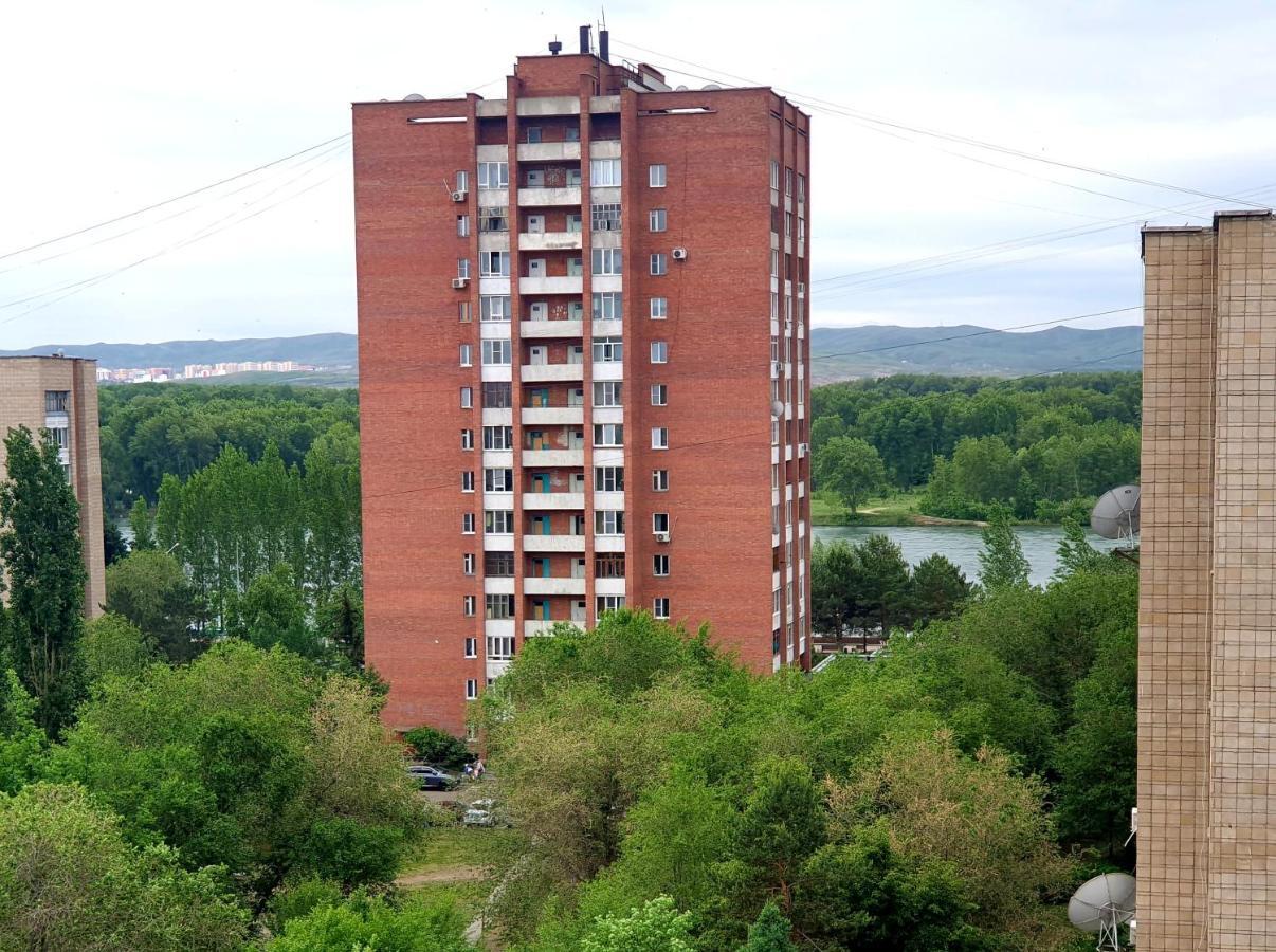Apartment На Стрелке С Красивым Видом На Иртыш Ust-Kamenogorsk Exterior photo
